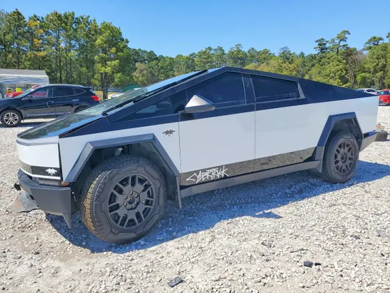 2024 Tesla Cybertruck Cyberbeast