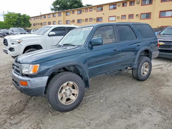 1996 Toyota 4Runner SR5