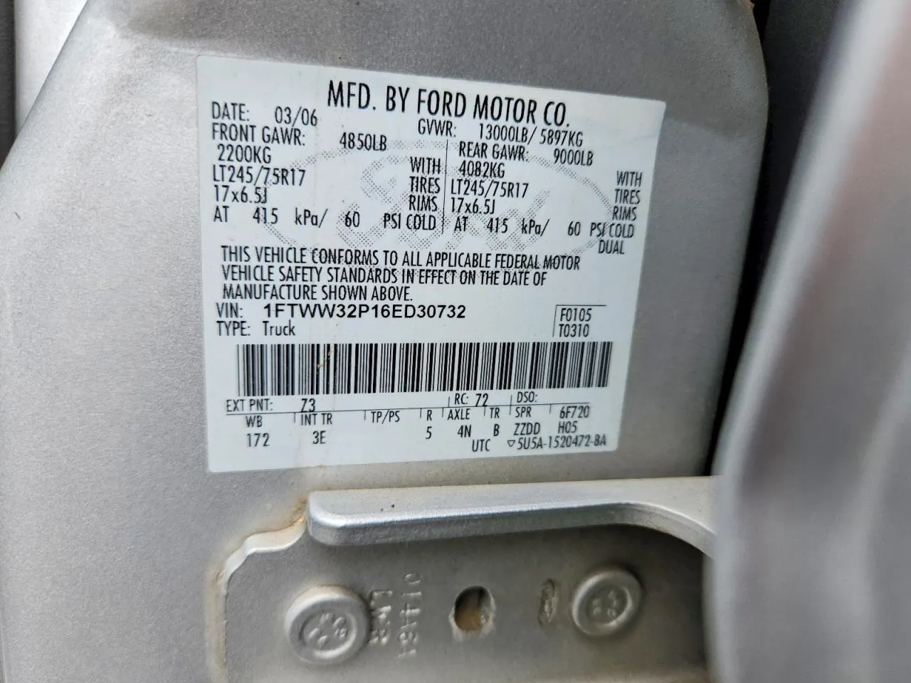 2006 Ford Super Duty F-350 DRW XL