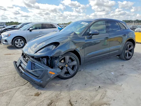 2022 Porsche Macan