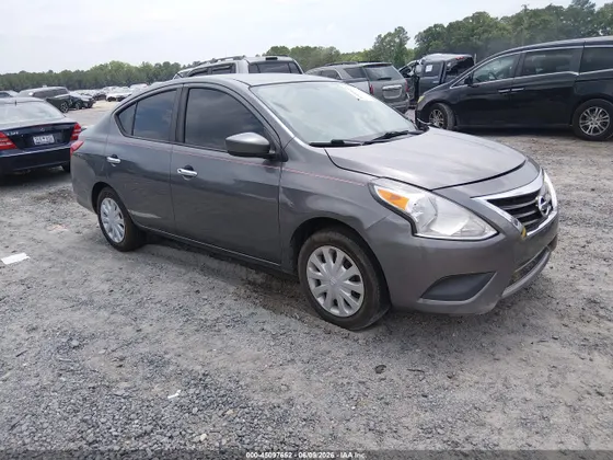 2017 Nissan Versa Sedan S Plus