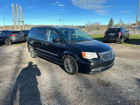 2014 Chrysler Town & Country Touring-L 30th Anniversary