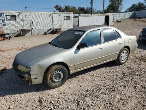 1997 Nissan Altima XE