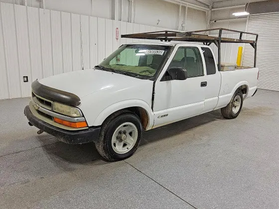 2000 Chevrolet S-10 S TRUCK
