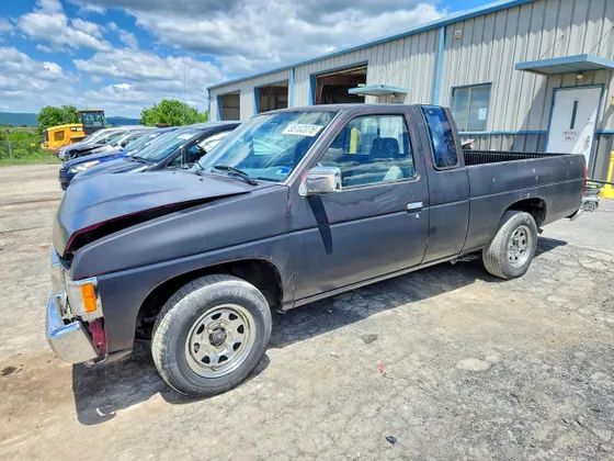 1995 Nissan Trucks 2WD TRUCK