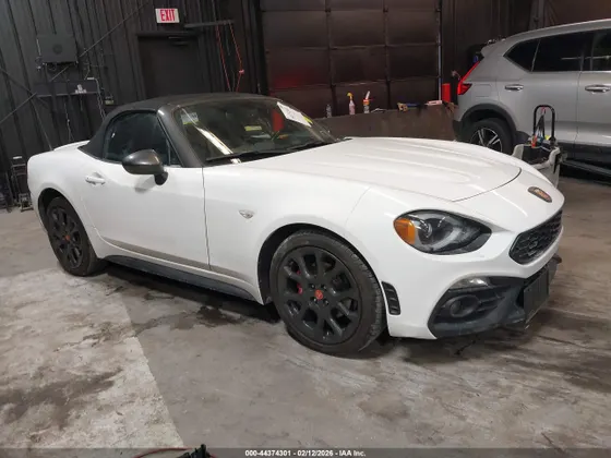 2020 FIAT 124 Spider Abarth