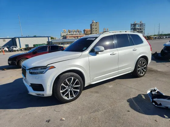 2017 Volvo XC90 Momentum