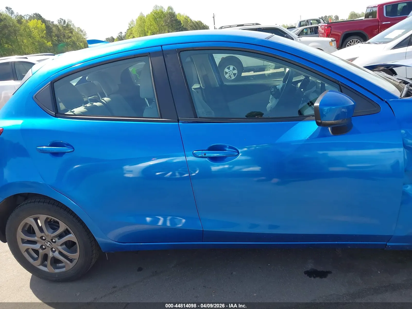 2020 Toyota Yaris Hatchback XLE