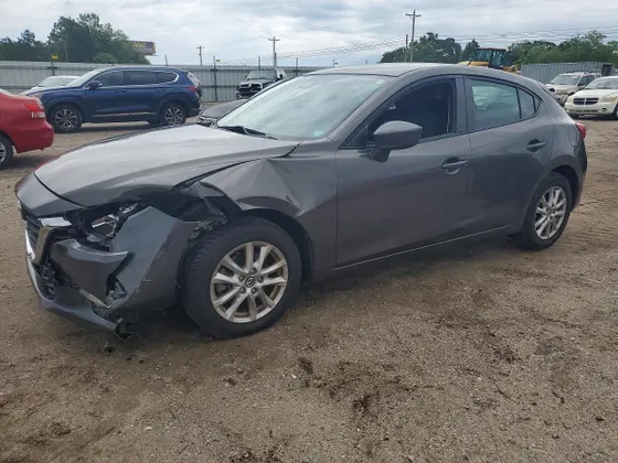 2018 Mazda Mazda3 5-Door Sport
