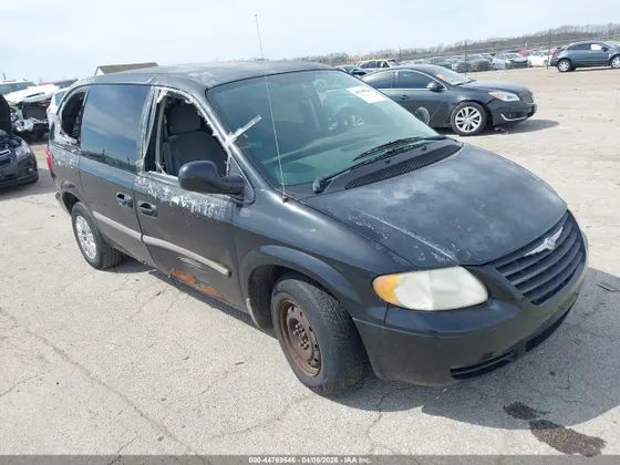 2006 Chrysler Town & Country SWB