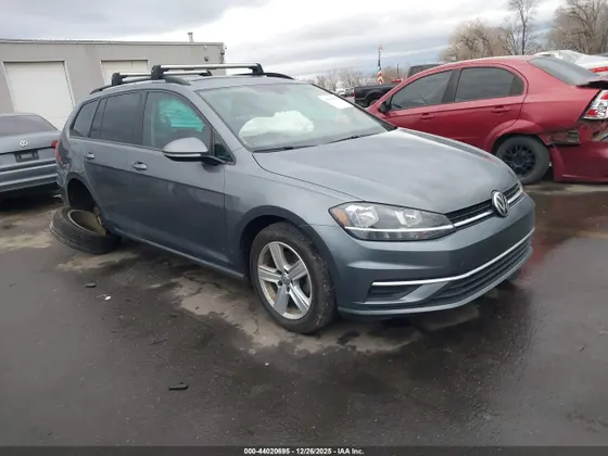 2018 Volkswagen Golf SportWagen S