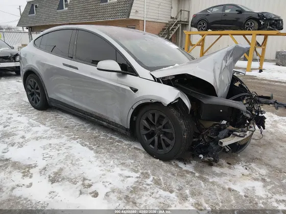 2025 Tesla Model X LONG RANGE