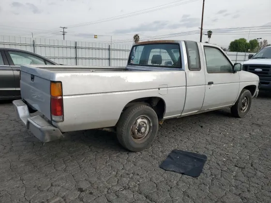 1988 Nissan Hardbody King Cab 2WD KING CAB