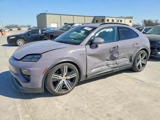2025 Porsche Macan Electric 4S