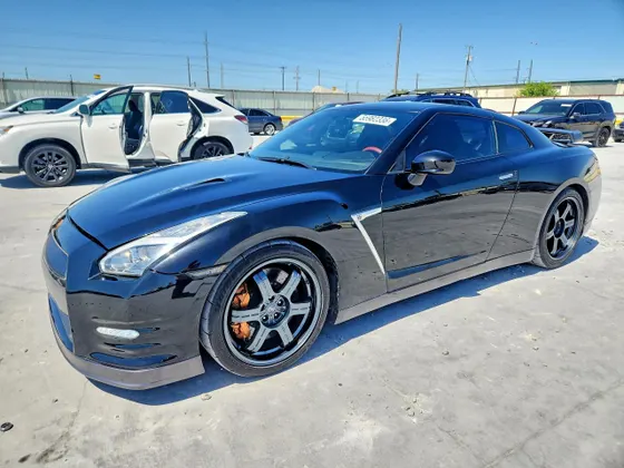 2015 Nissan GT-R Premium