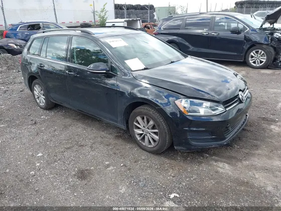 2017 Volkswagen Golf SportWagen S
