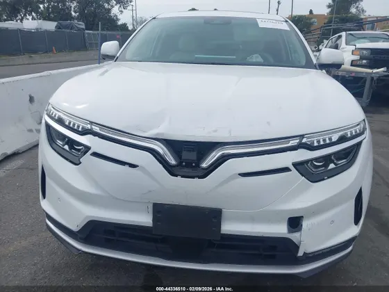 2023 VinFast VF 8 Plus