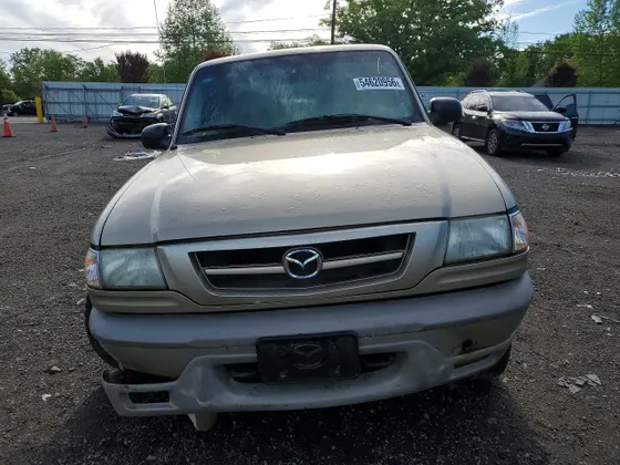 2002 Mazda B-Series 4WD Truck SE