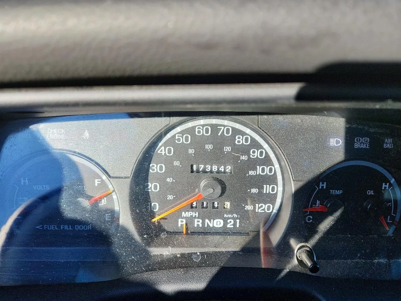 2005 Ford Crown Victoria Standard
