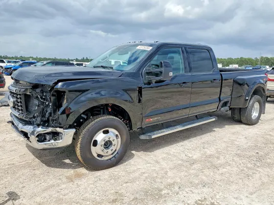 2025 Ford Super Duty F-350 DRW LARIAT