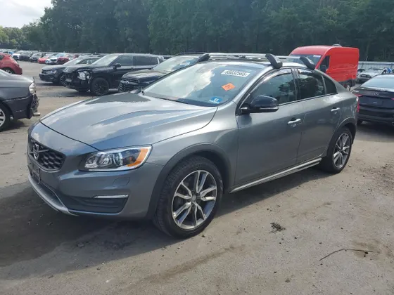 2018 Volvo S60 Cross Country T5