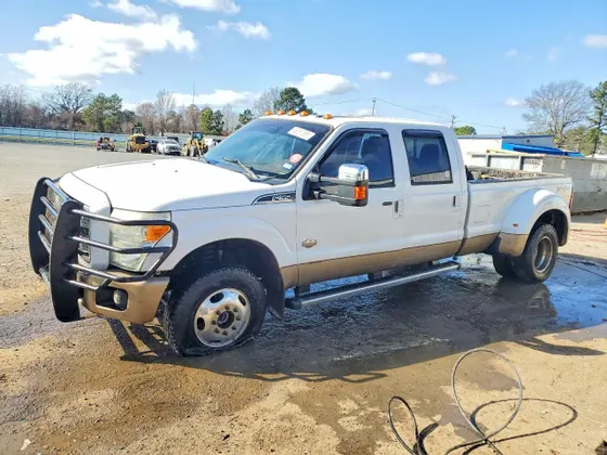 2011 Ford Super Duty F-350 DRW XLT