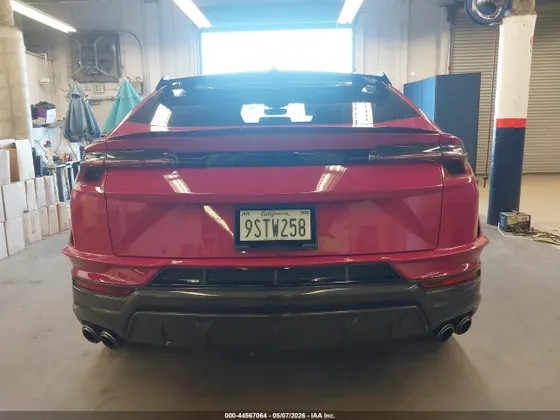 2024 Lamborghini Urus Performante