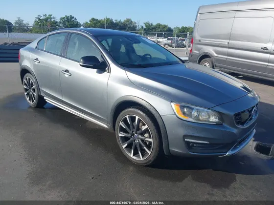 2017 Volvo S60 Cross Country T5