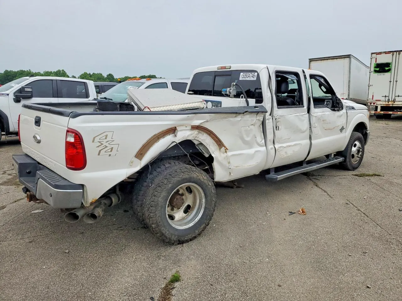 2014 Ford Super Duty F-350 DRW Platinum