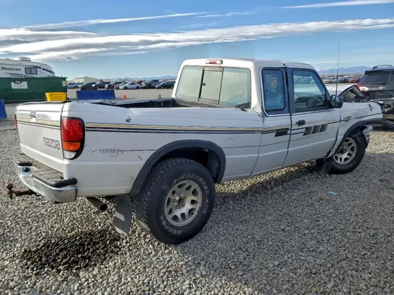 1996 Mazda B-Series 4WD Truck LE