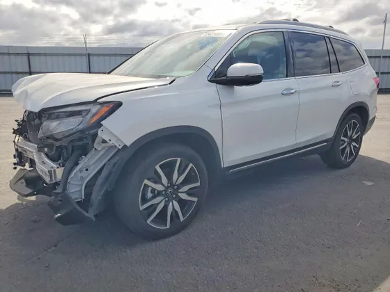 2021 Honda Pilot Touring 8-Passenger