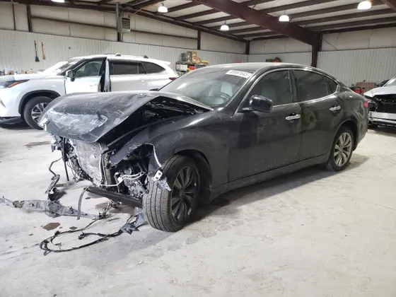 2012 INFINITI M56 X