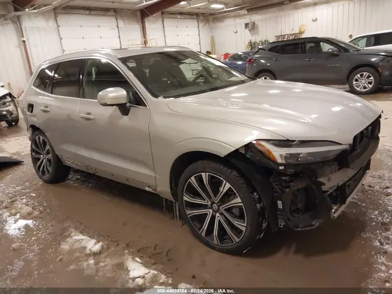 2023 Volvo XC60 Recharge Plug-In Hybrid Ultimate Bright Theme