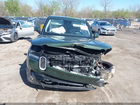 2025 Rivian R1T Premium