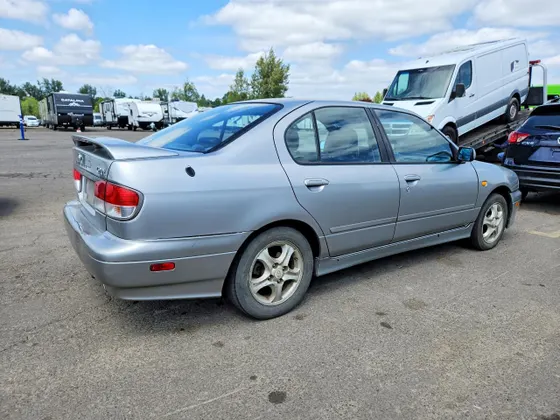 2000 INFINITI G20 Luxury