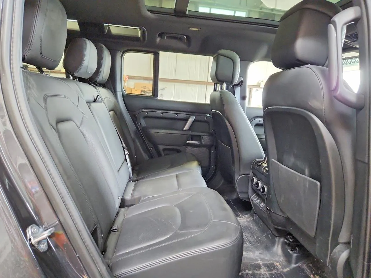 2023 Land Rover Defender V8