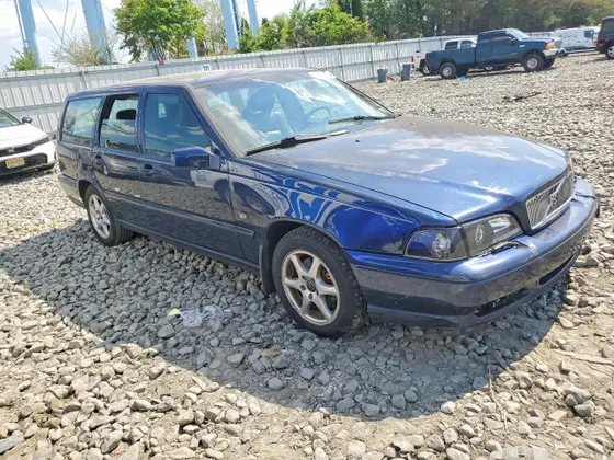 2000 Volvo V70