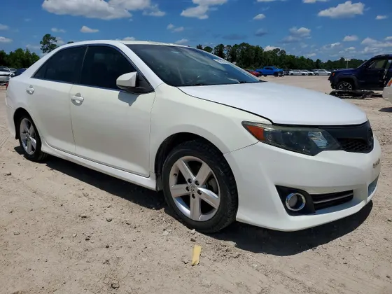 2013 Toyota Camry SE