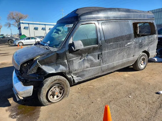 2001 Ford Econoline Wagon XL