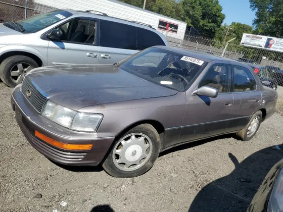 1993 Lexus LS 400