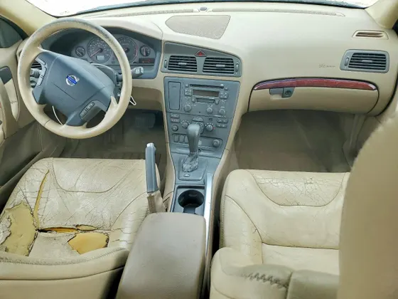 2002 Volvo V70