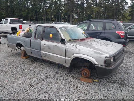 1991 Mazda B2200 Pickup 2WD CAB PLUS