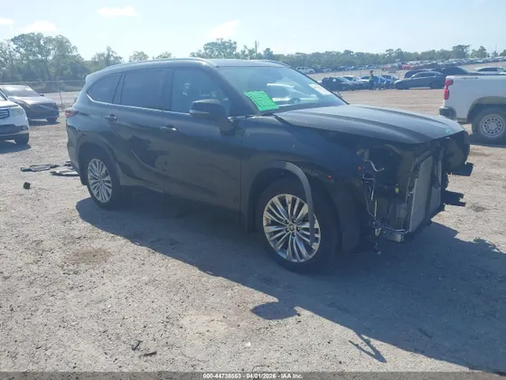 2024 Toyota Highlander XLE