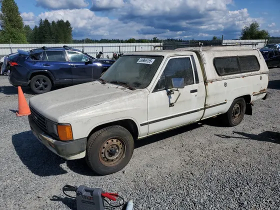 1984 Toyota Long Bed Trucks Deluxe