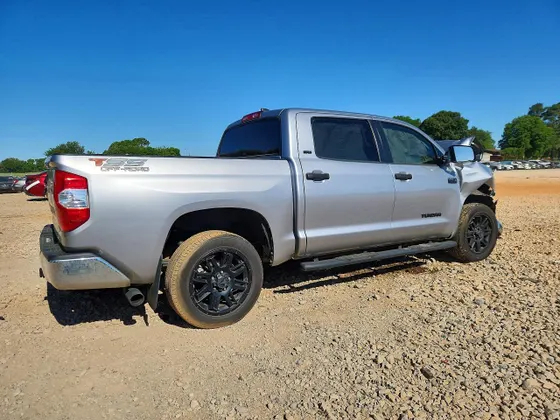 2021 Toyota Tundra 2WD SR5