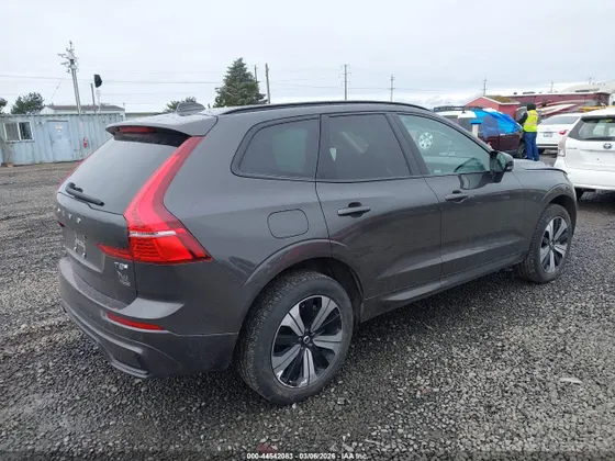 2025 Volvo XC60 Plug-In Hybrid Core