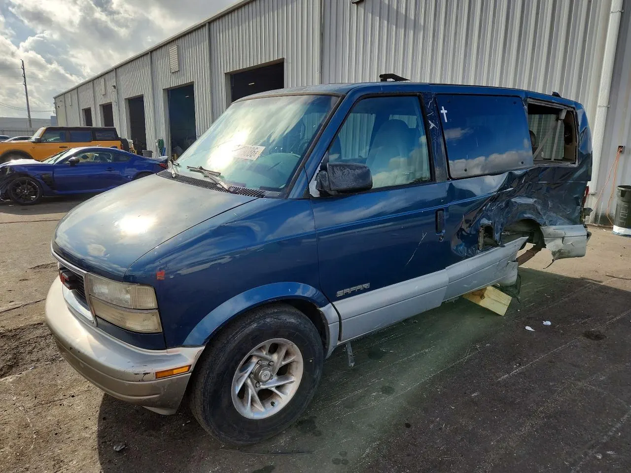 2000 GMC Safari Passenger SAFARI