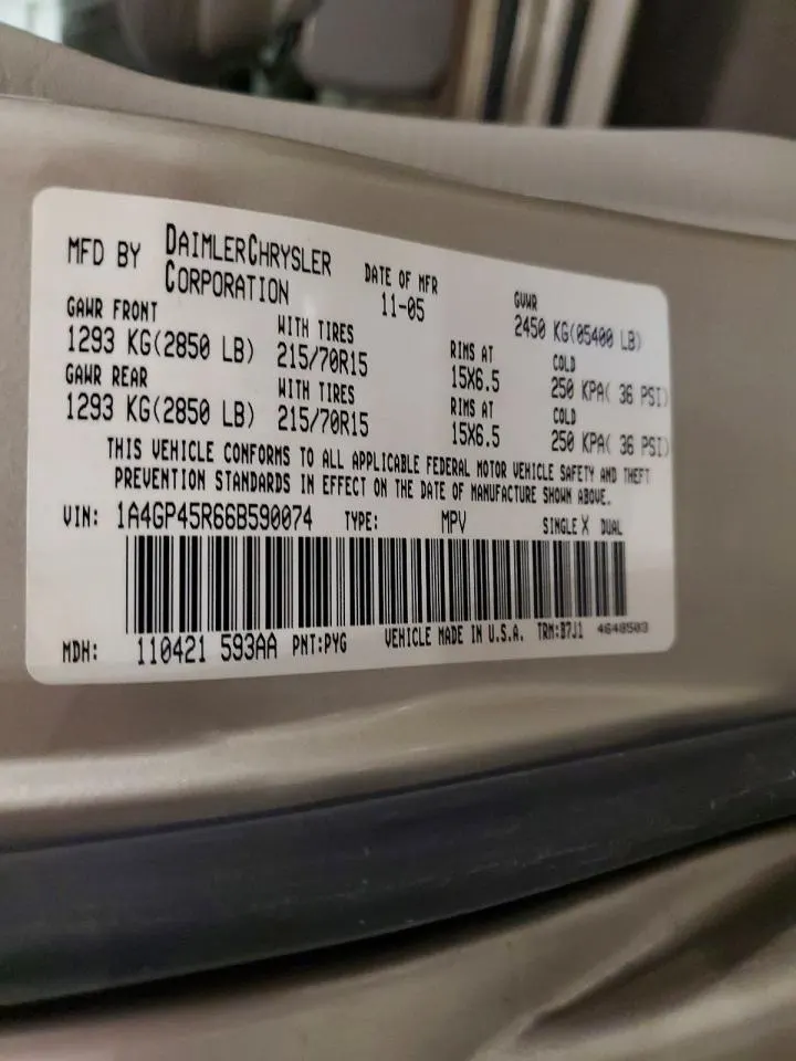2006 Chrysler Town & Country SWB TOWN & COUNTRY