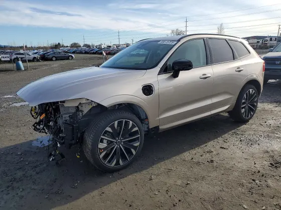 2026 Volvo XC60 Plug-In Hybrid Ultra