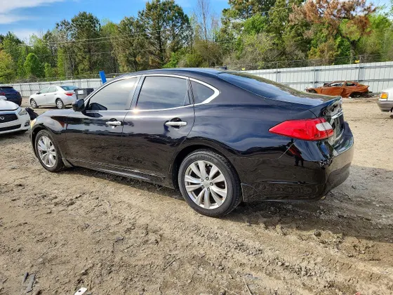 2011 INFINITI M56